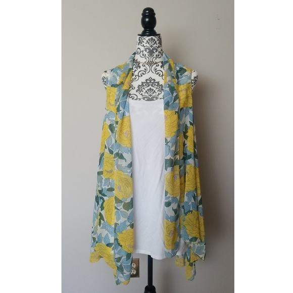 2 for 20 Floral Vest - Picture 2 of 6